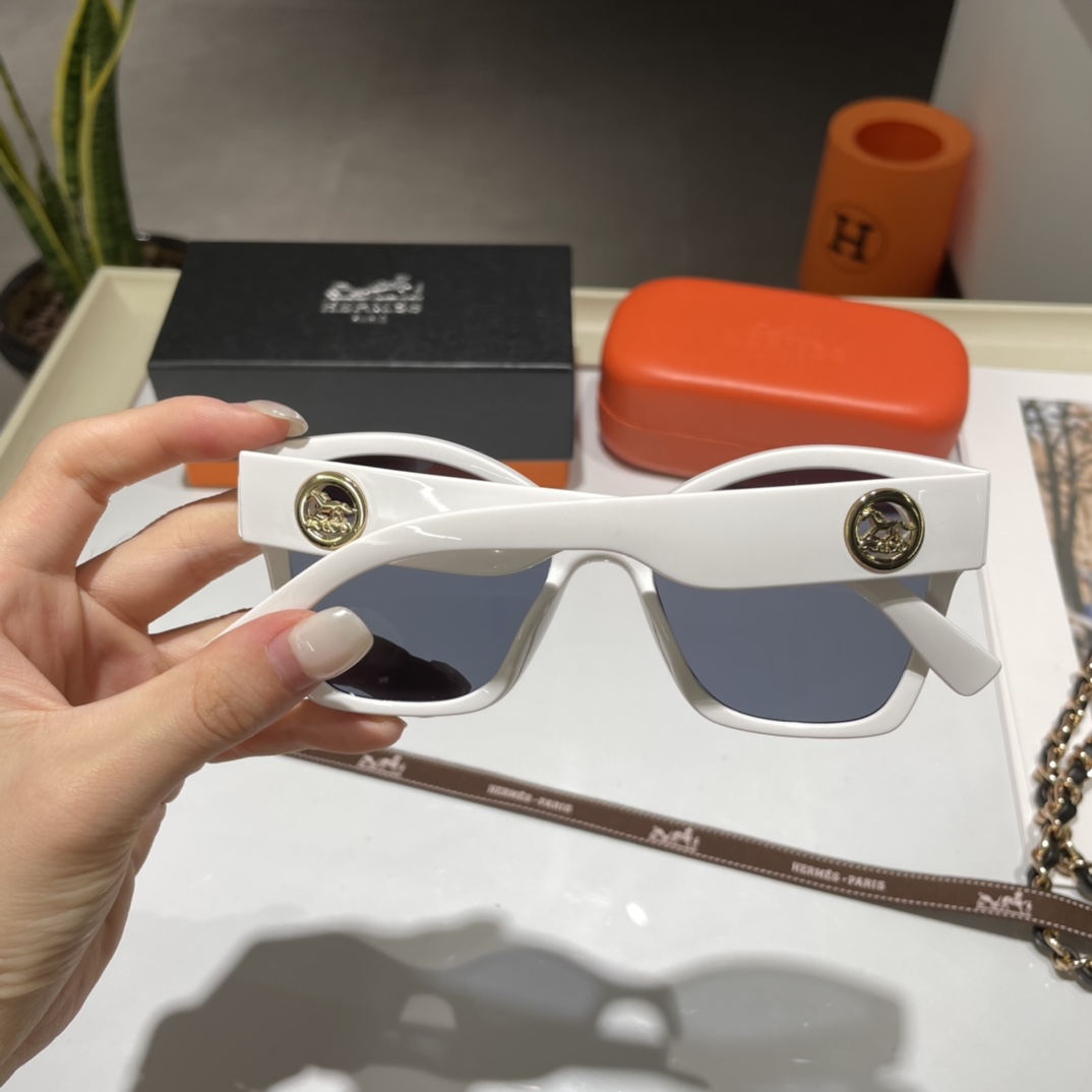 H style Fashion Casual Sunglasses-Luxeon