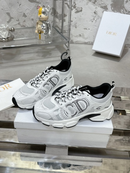 Mesh casual athletic shoes
