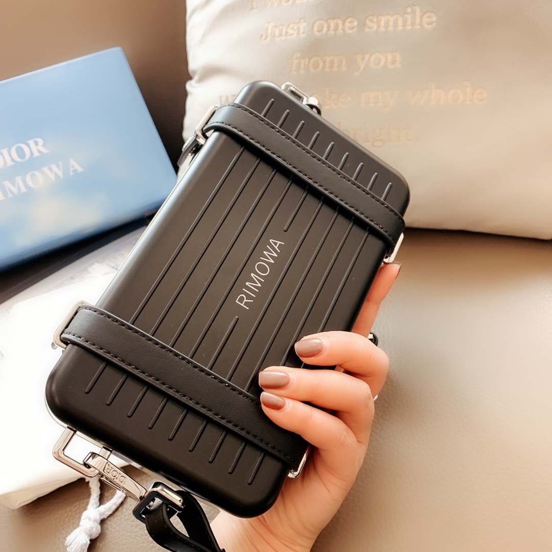 D style fashion shoulder bag-Luxeon