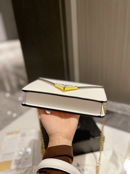 P style Shoulder Bags-Luxeon