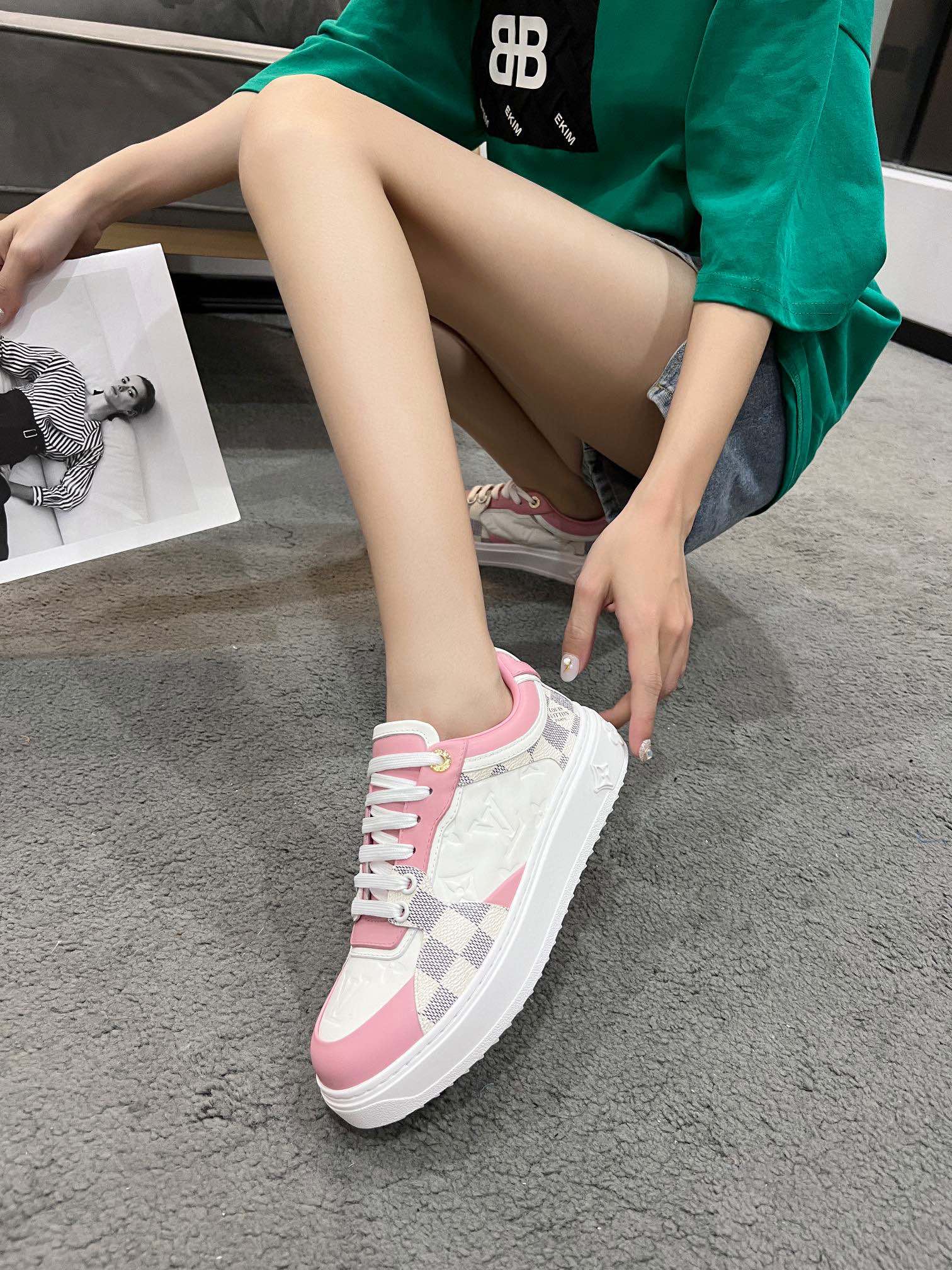 L style trendy women sneakers casual shoes-Luxeon