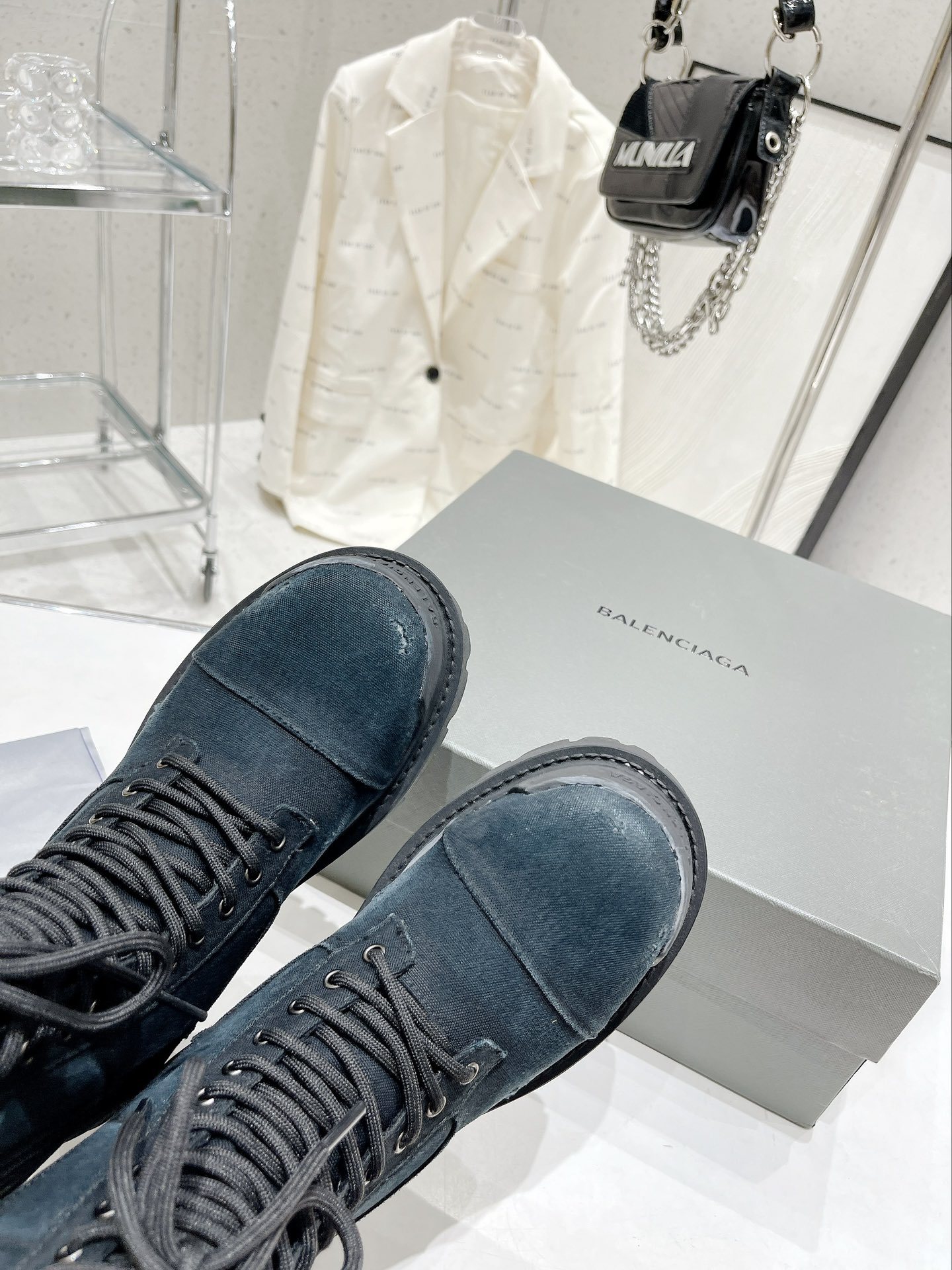 B style Strike big toe boots-Luxeon