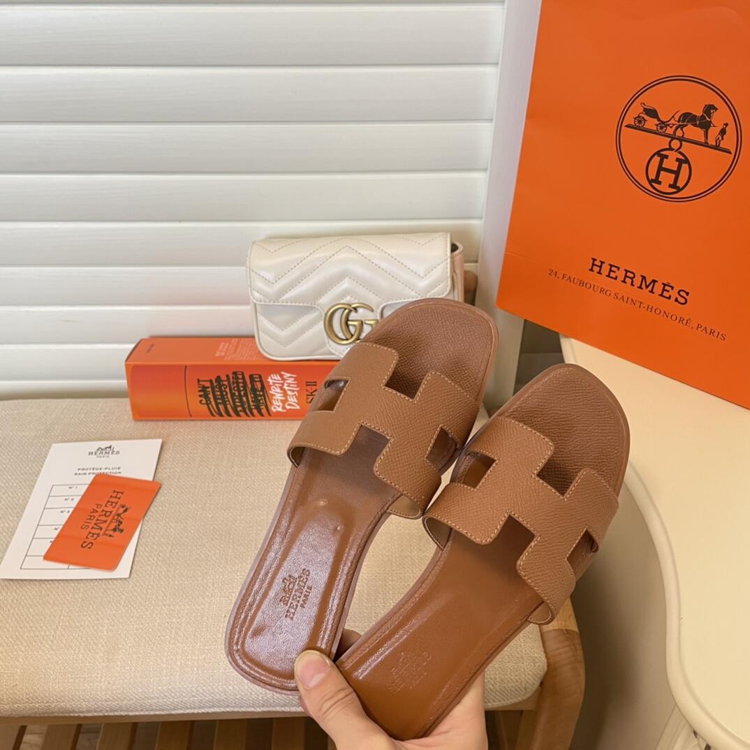 H style Flat Slippers-Luxeon
