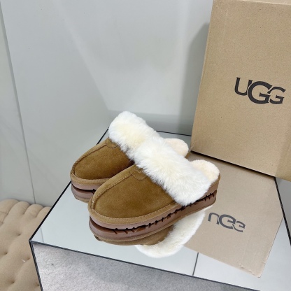 ugg fuzzy slipper-Luxeon