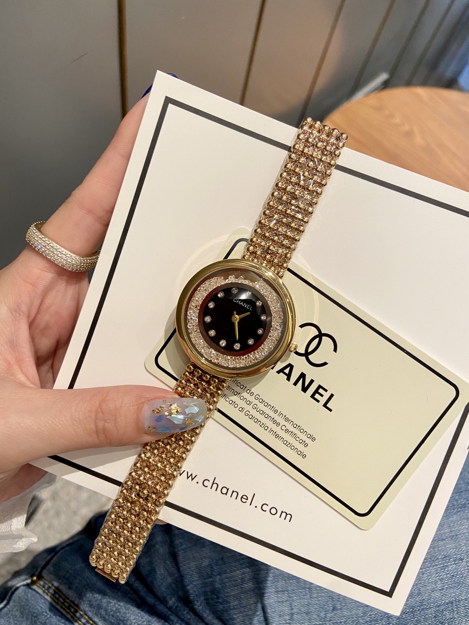 C style Women Wristwatch Quartz Movement Elegant Fashion-Luxeon