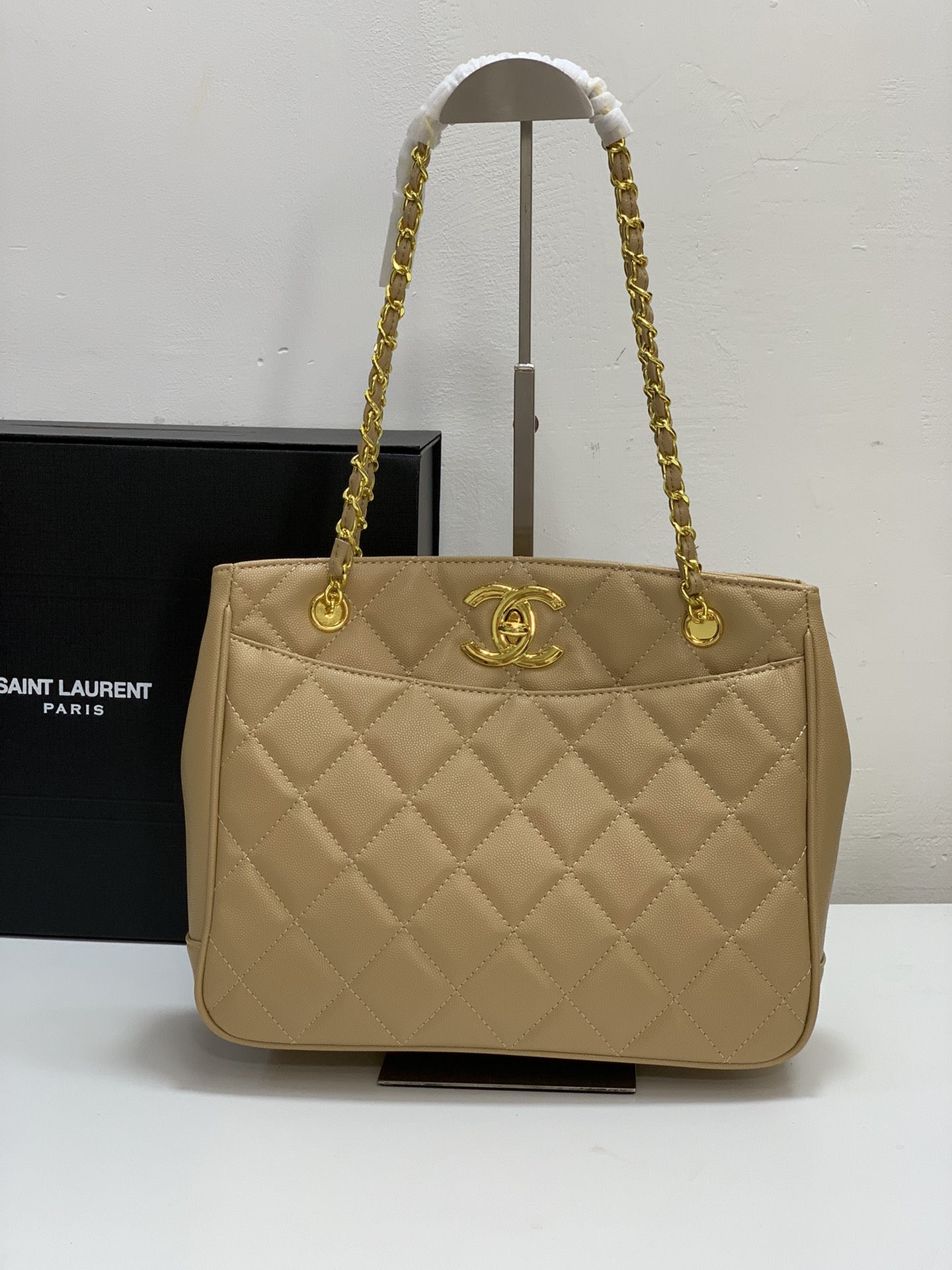 C style vintage handbag-Luxeon