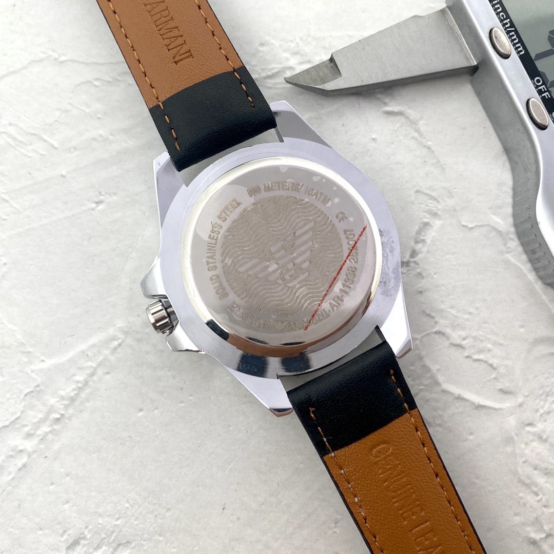 Emporio Armani Men Business Watch Leather Watchband-Luxeon