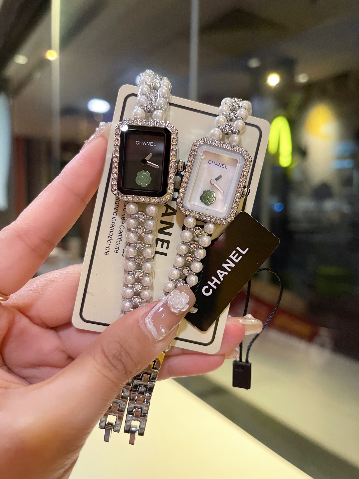 C style Women Pearl Bracelet Watch-Luxeon