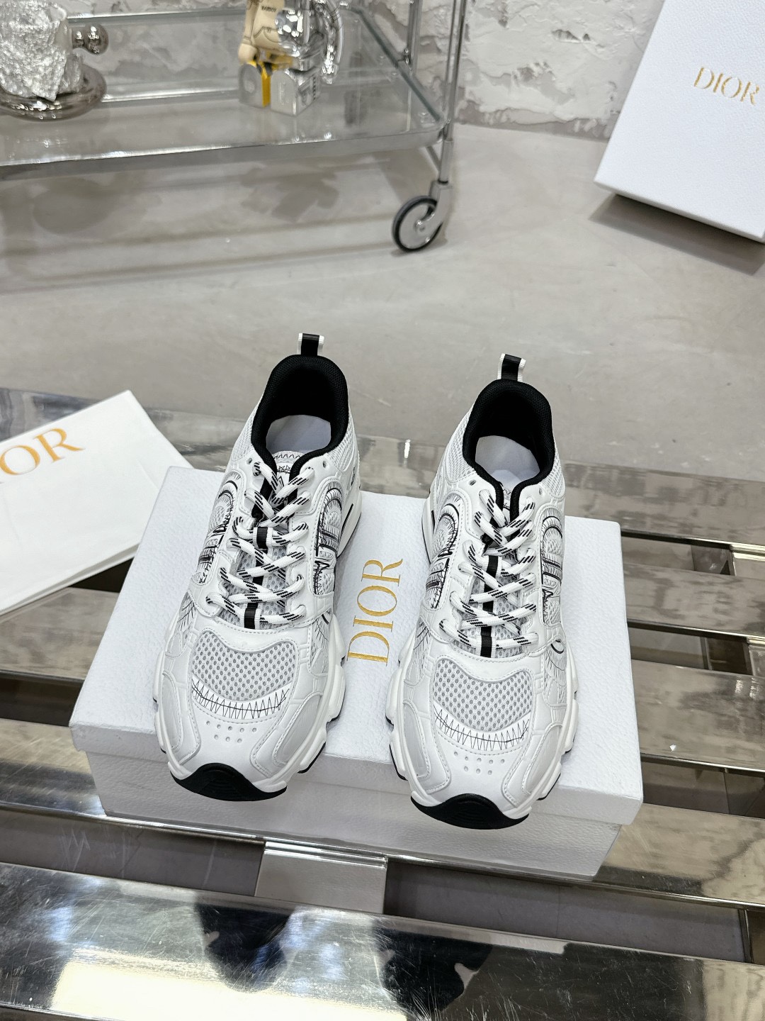 Mesh casual athletic shoes