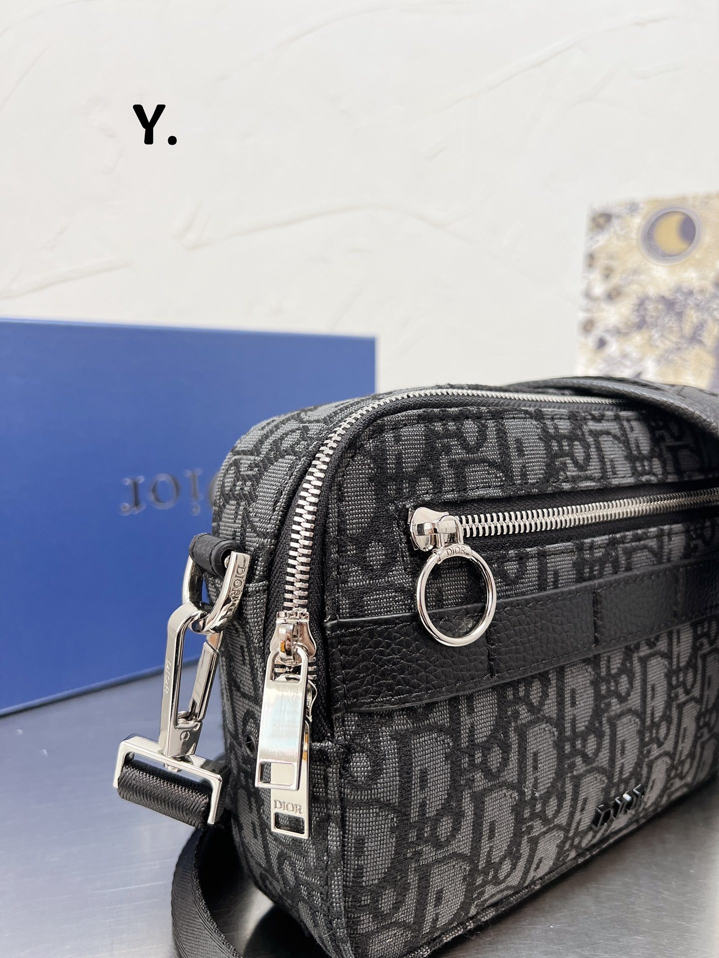 D style homme classic camera bags-Luxeon