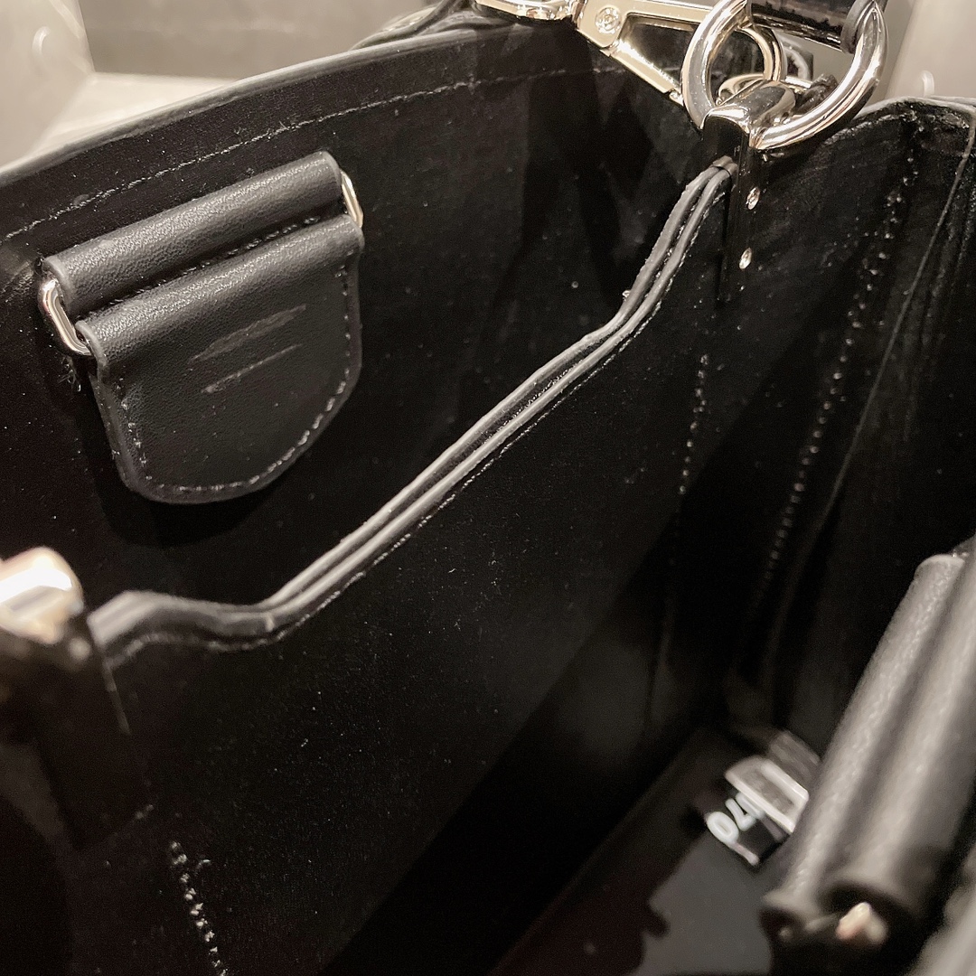 P style Bucket bags Two In One Patent Leather-Luxeon