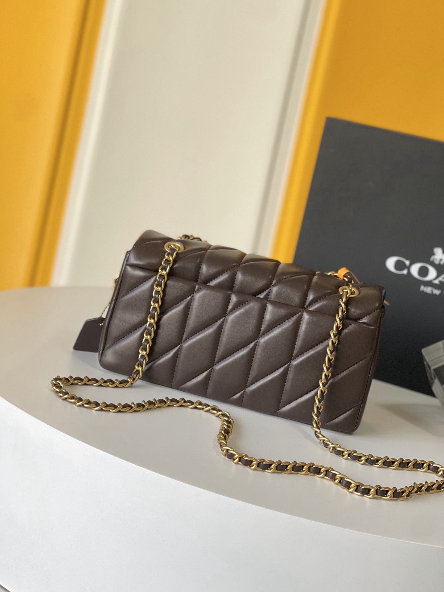 Diamond-patterned handbag26*15