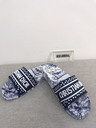 D style's New Flat Bottom Comfortable Non-slip Slippers-Luxeon