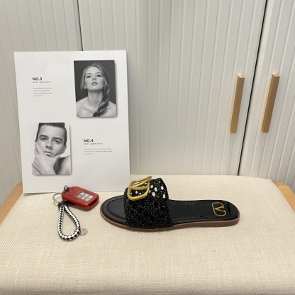 VALENTINO new hollow out slippers-Luxeon