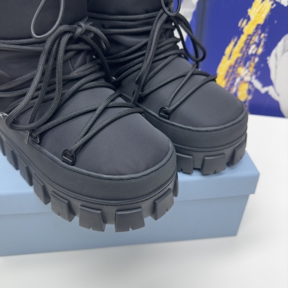 snow boots