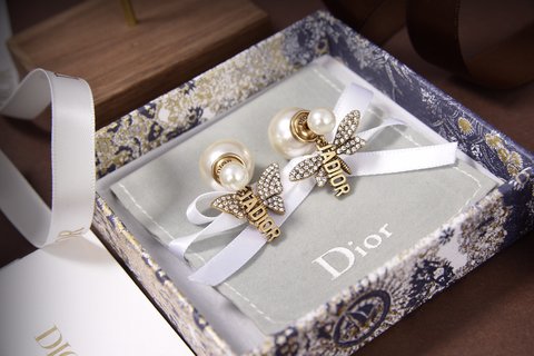D style's New Bee Earrings Are Beautiful And Romantic-Luxeon