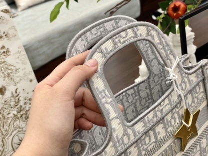 D style Mini Book Tote Handbags-Luxeon