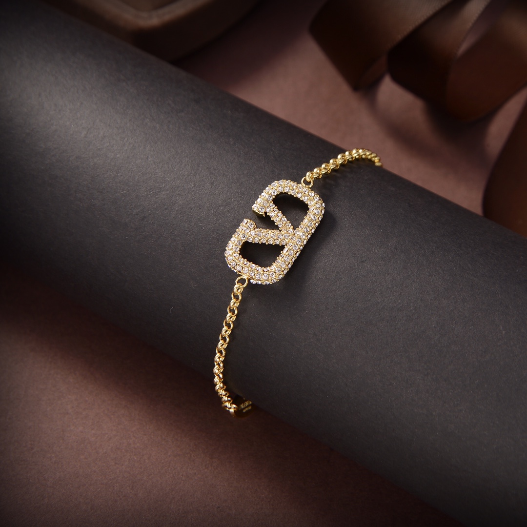 Valentino Fashion Versatile Bracelet-Luxeon