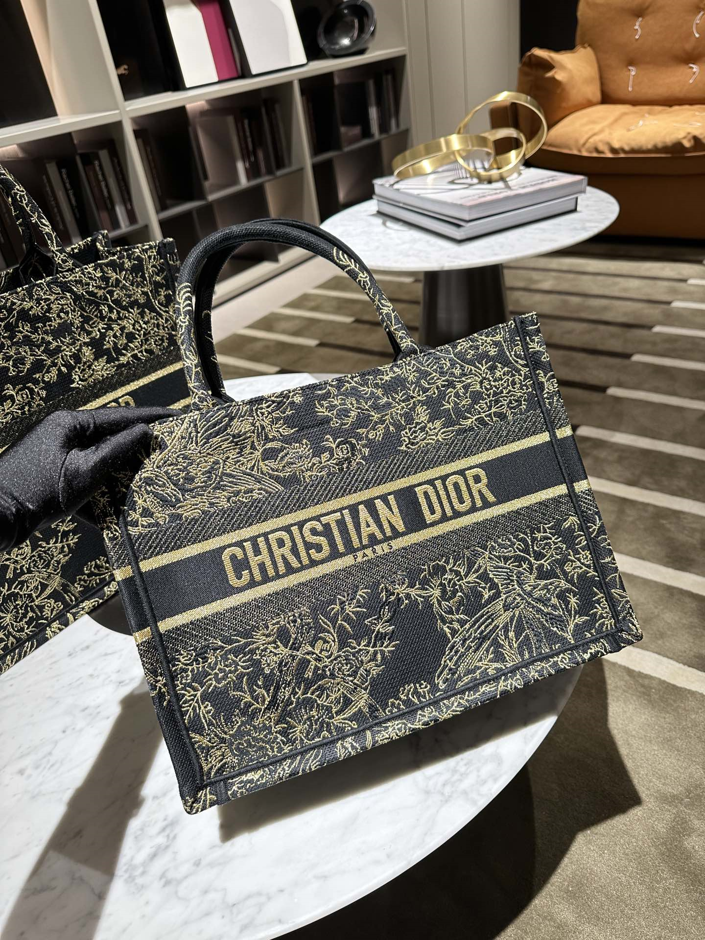 D style Book Tote bag-Luxeon