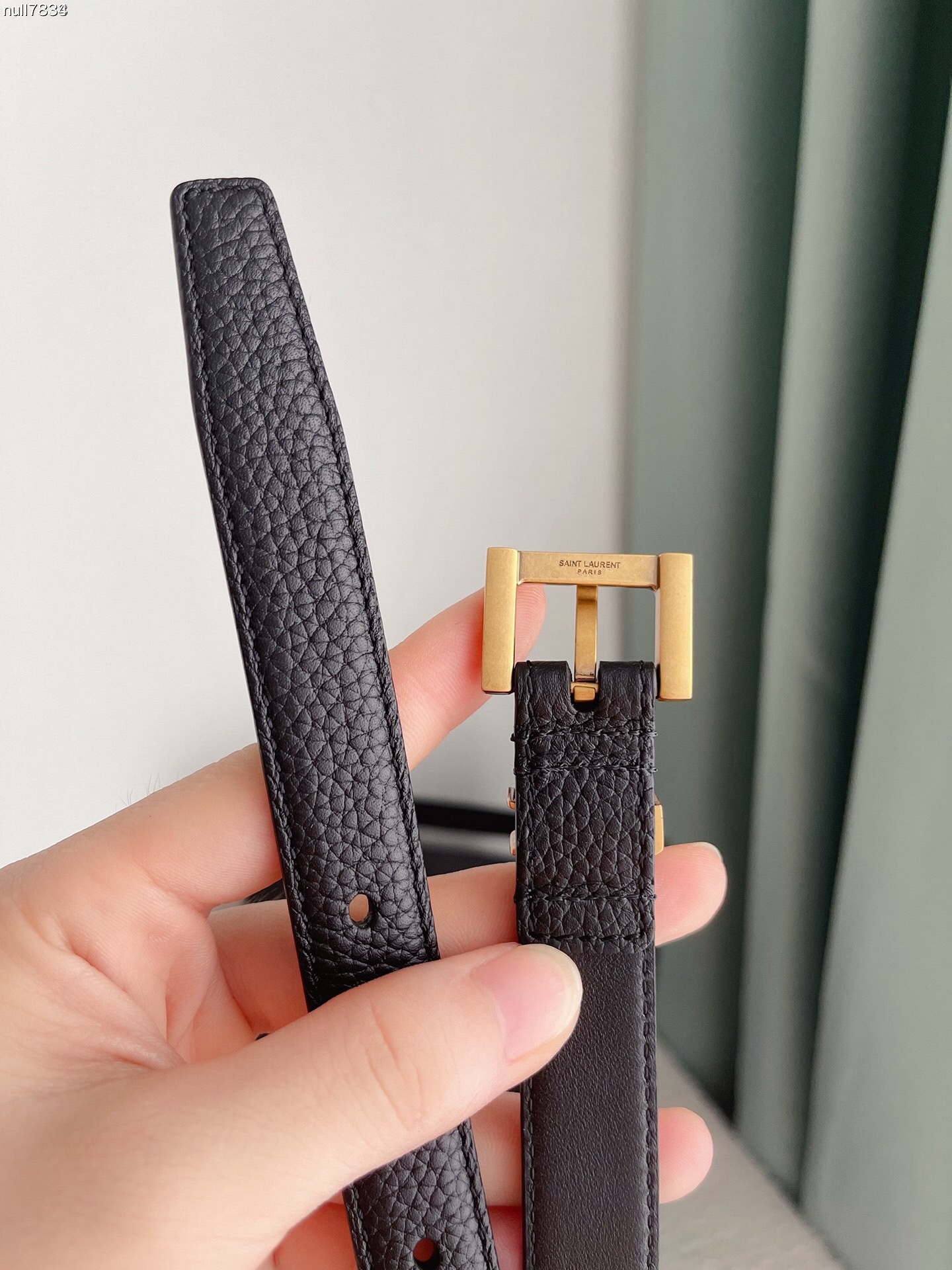 Women belt with a square pin buckle