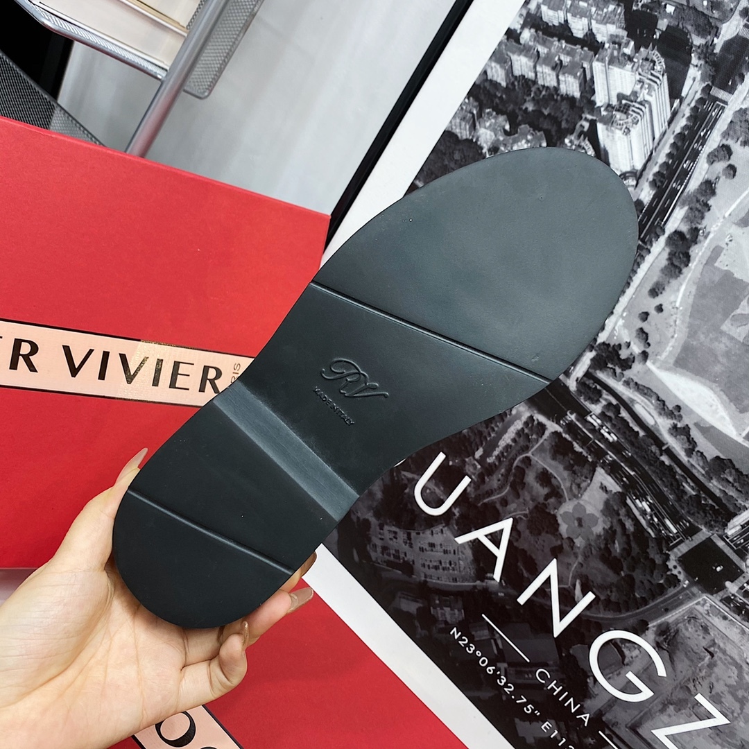 Roger Vivier buckle Mary Jane shoes-Luxeon