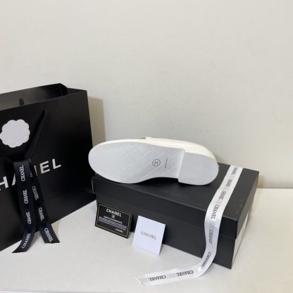 C style Double C Chain Loafers-Luxeon