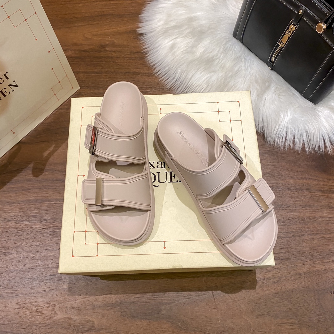 Mcqueen women thick sole sandals-Luxeon