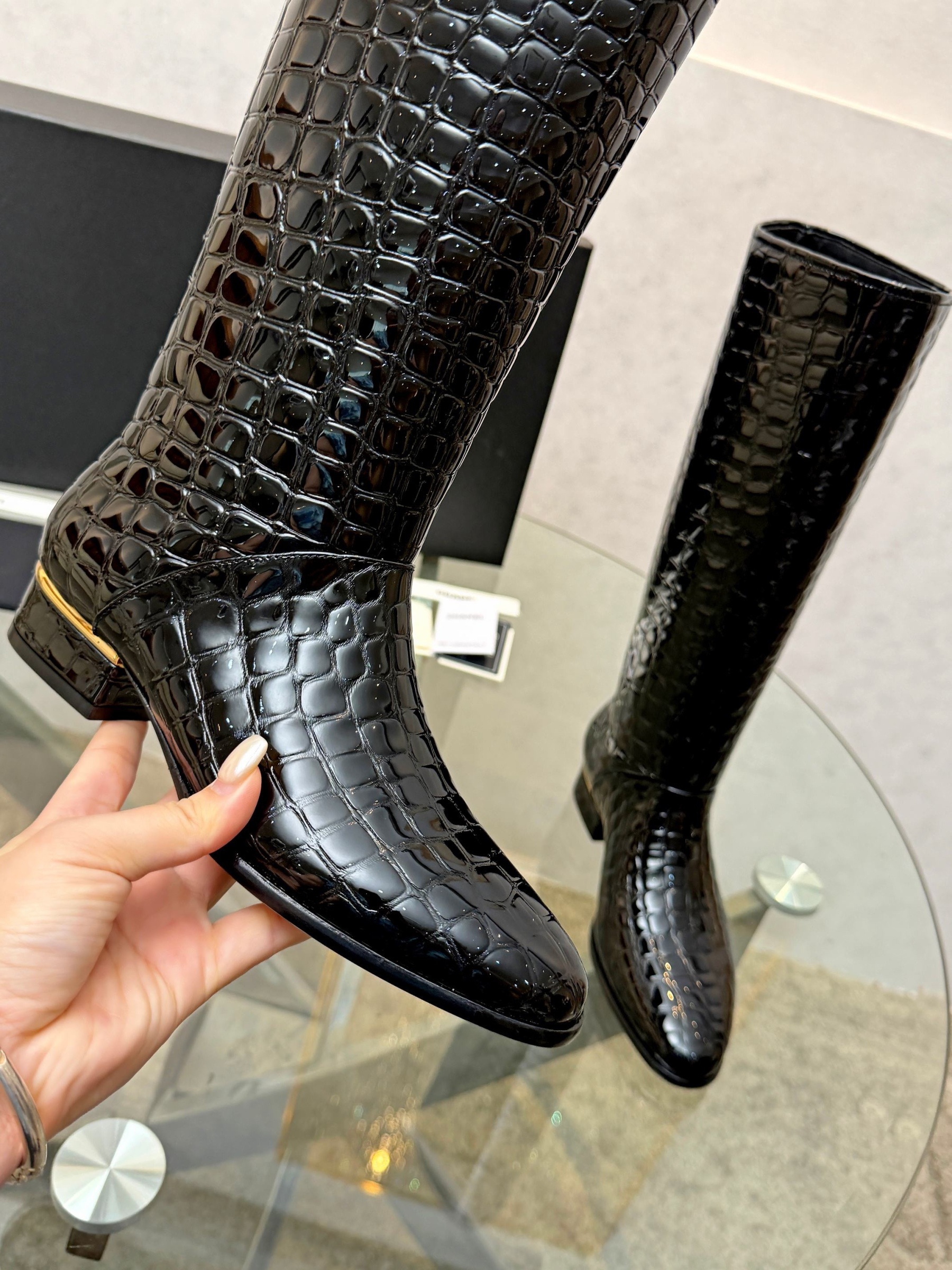 Crocodile-embossed knee-high boots35-41