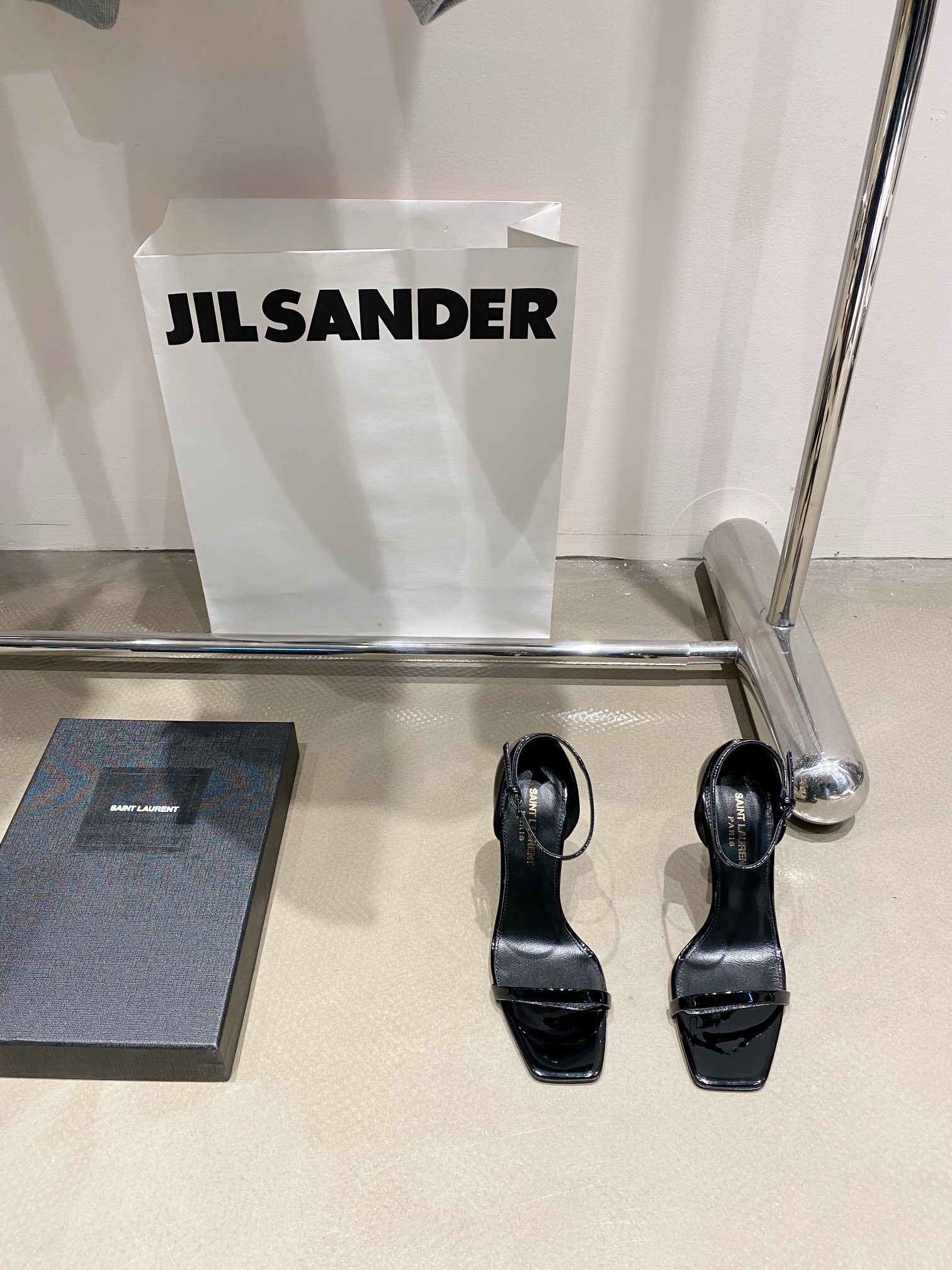 Y style Saint Laurent classic monogram heel sandals-Luxeon
