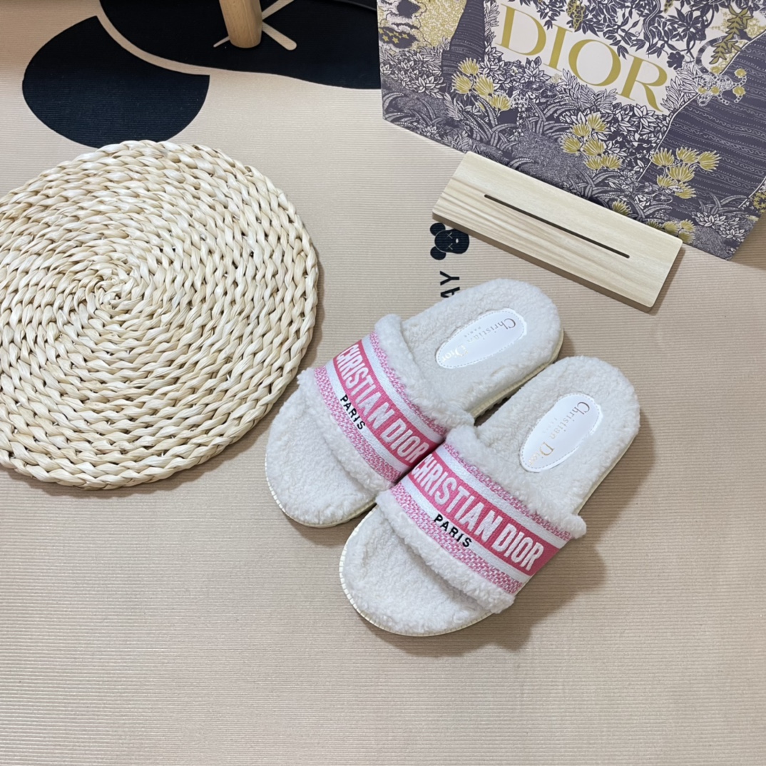 D style Autumn& winter new embroideried wool slippers-Luxeon