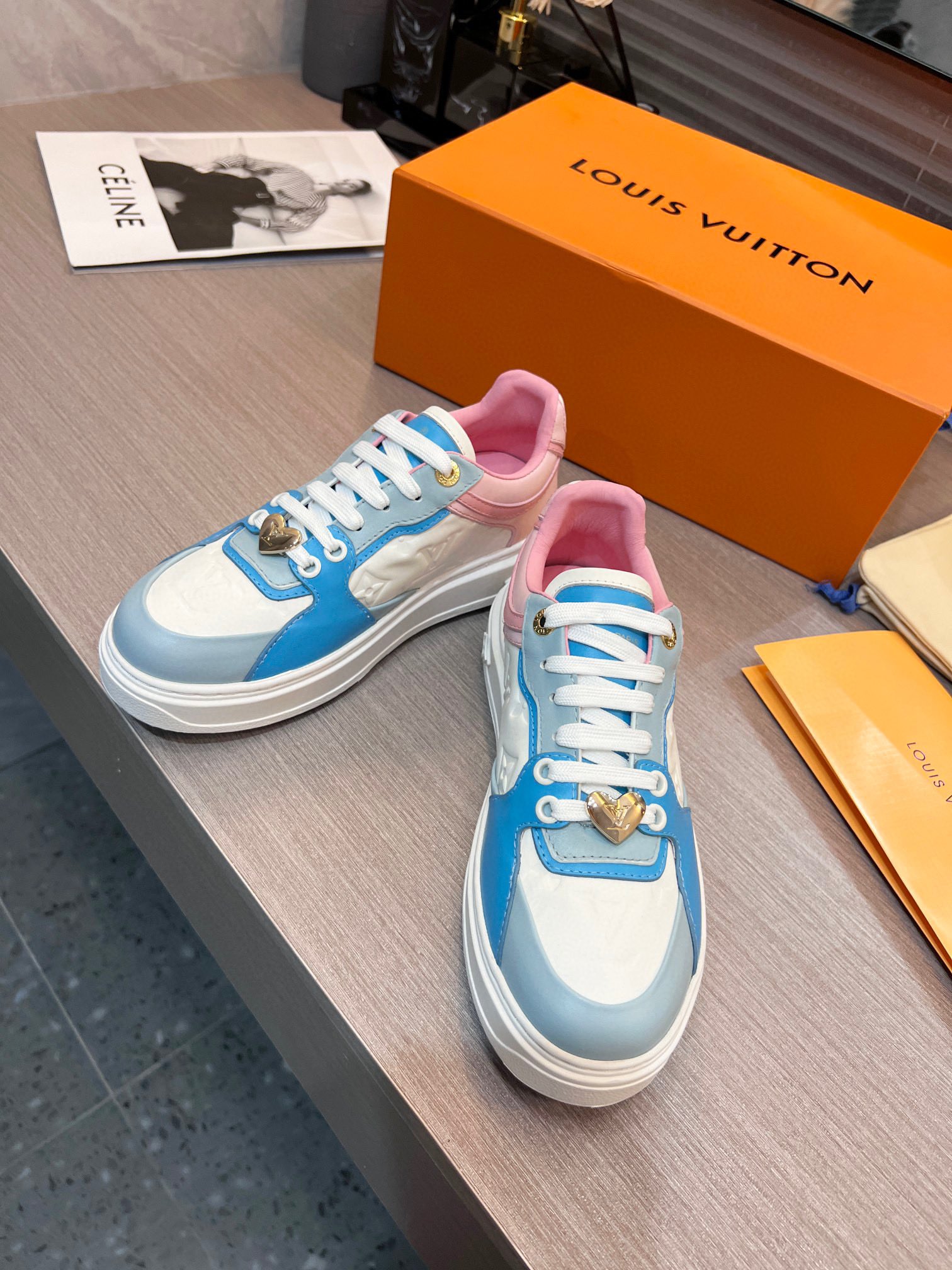 L style trendy women sneakers casual shoes-Luxeon