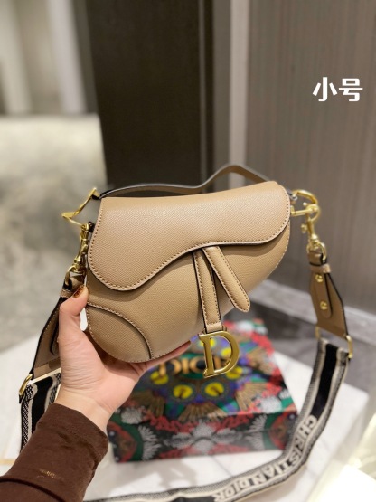 D style saddle handbags-Luxeon