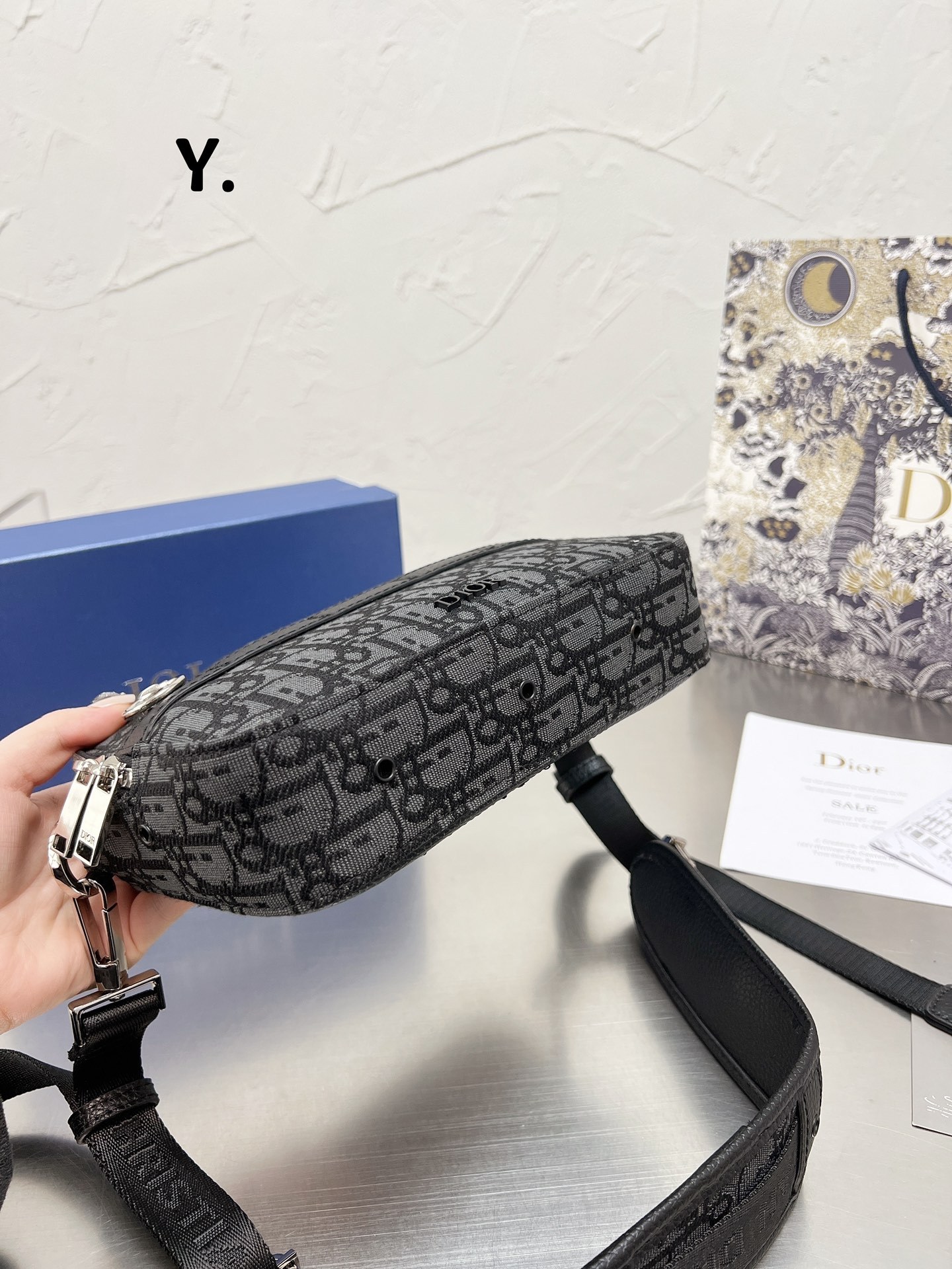 D style homme classic camera bags-Luxeon