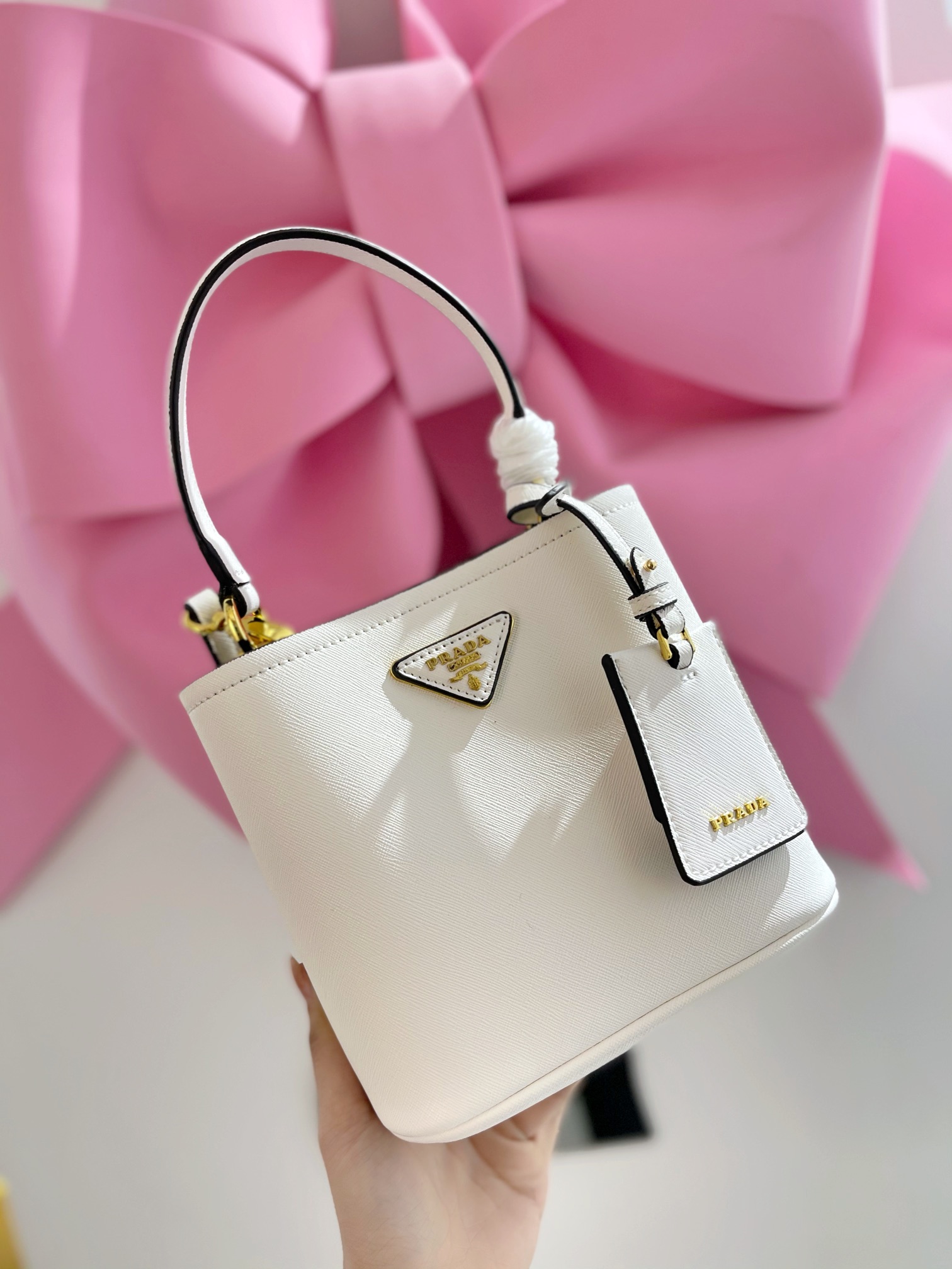 P style Bucket Tote Bags-Luxeon