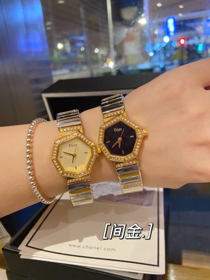 D style Wristwatch Elegant Fashion-Luxeon