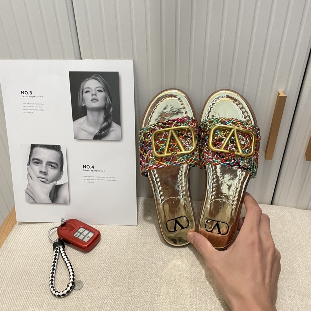 VALENTINO new hollow out slippers-Luxeon