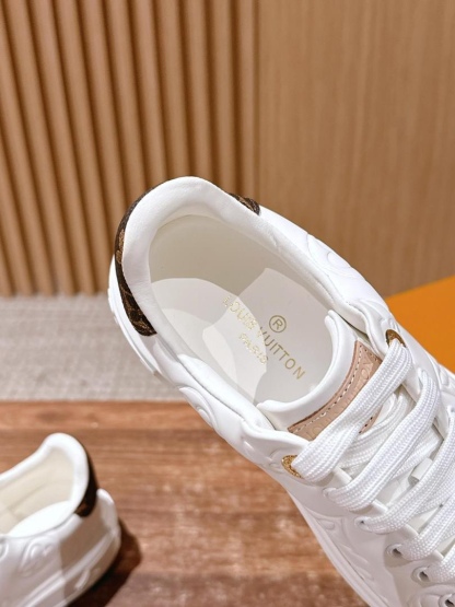 Printed casual shoes