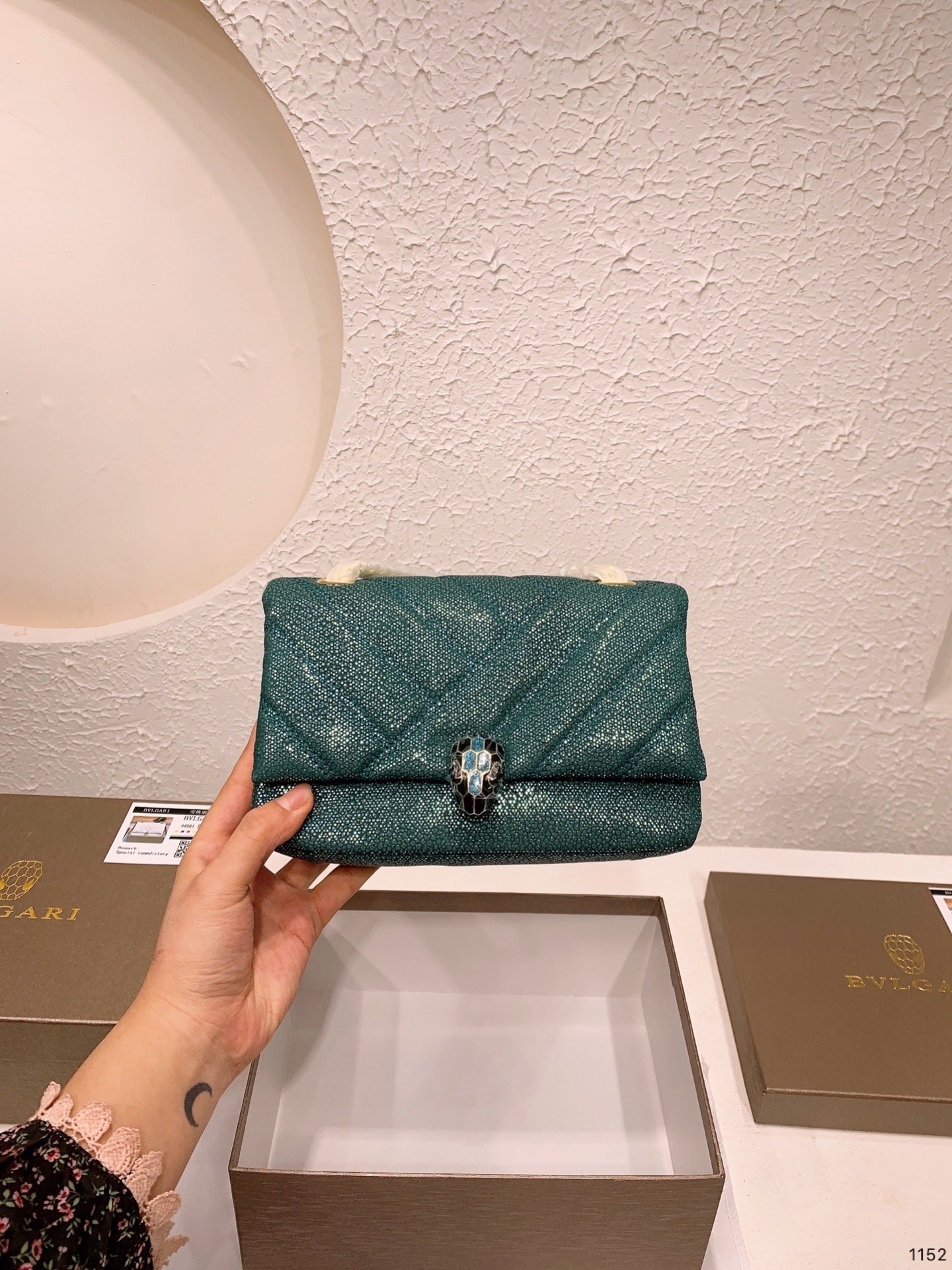 BVLGARI Shoulder Bags Classic-Luxeon