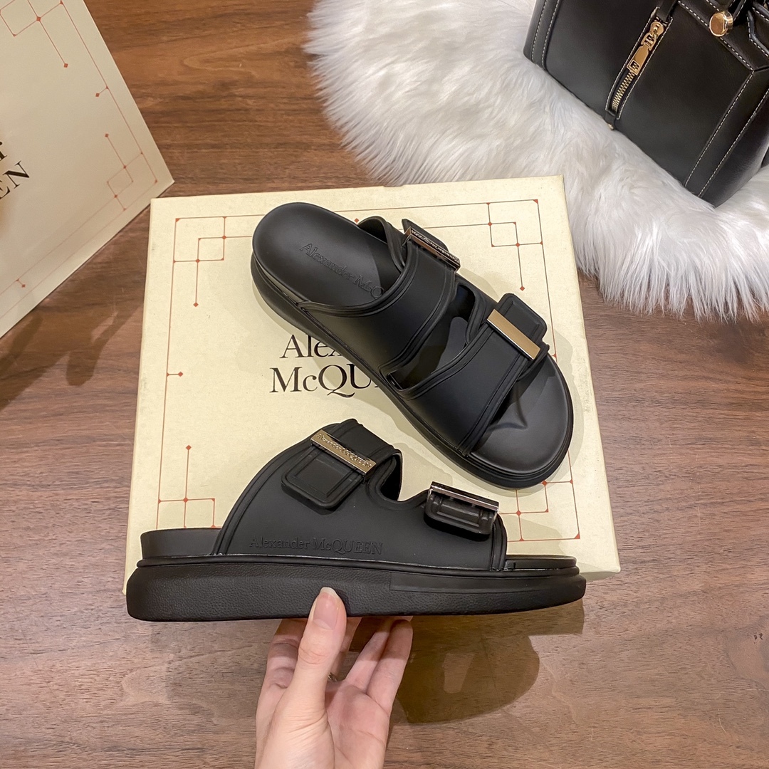 Mcqueen women thick sole sandals-Luxeon