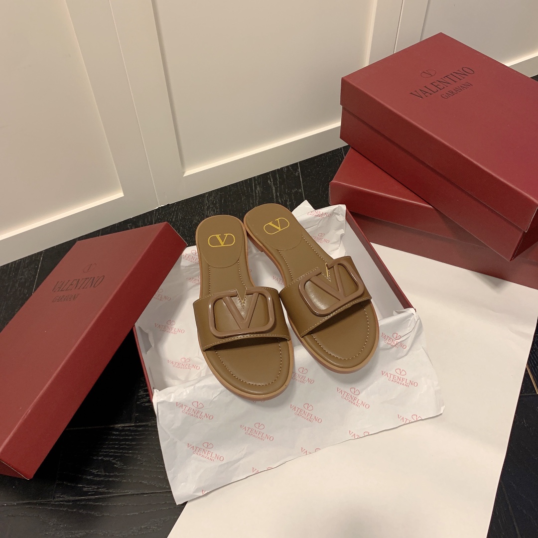 Valentino spring and summer new V flat slippers-Luxeon