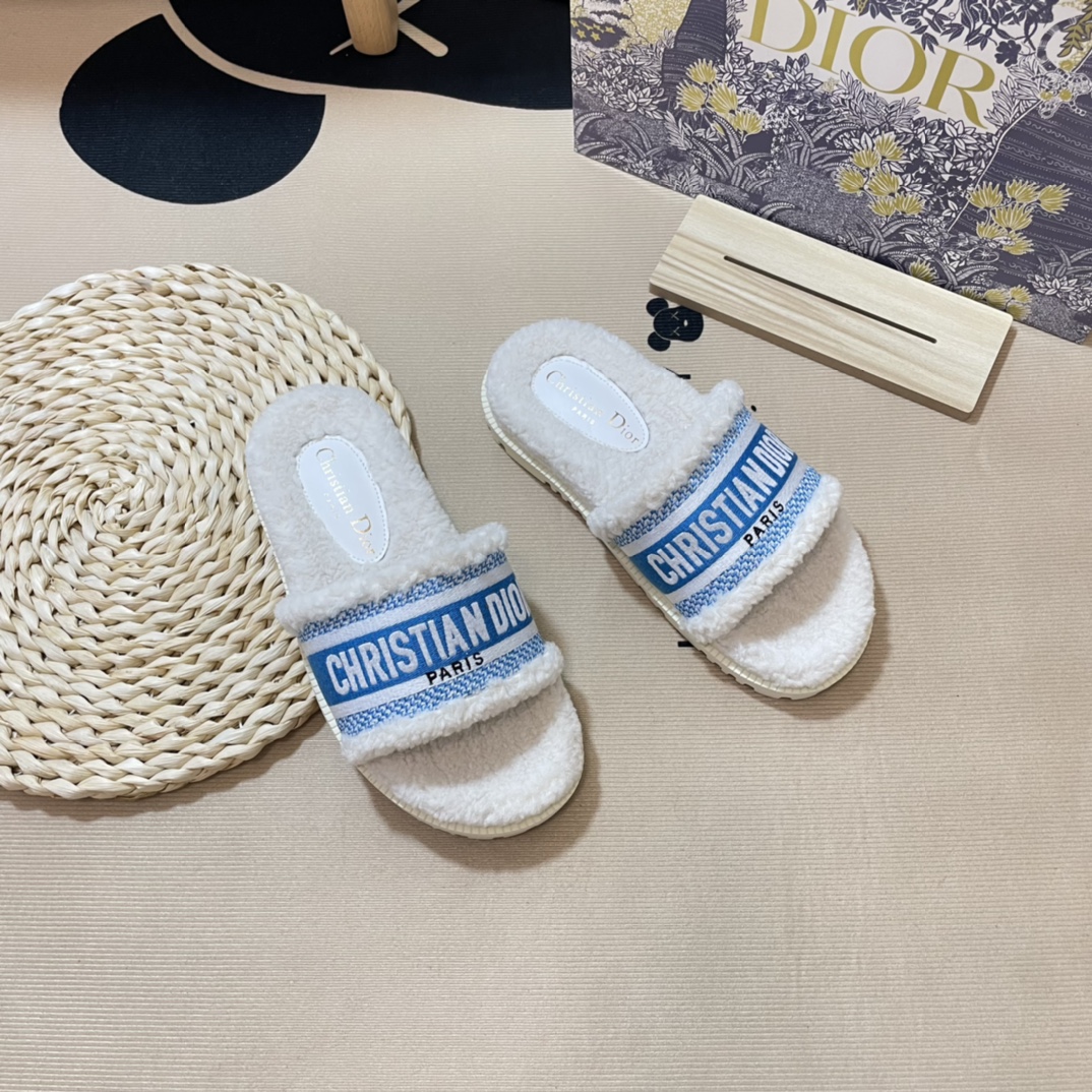 D style Autumn& winter new embroideried wool slippers-Luxeon