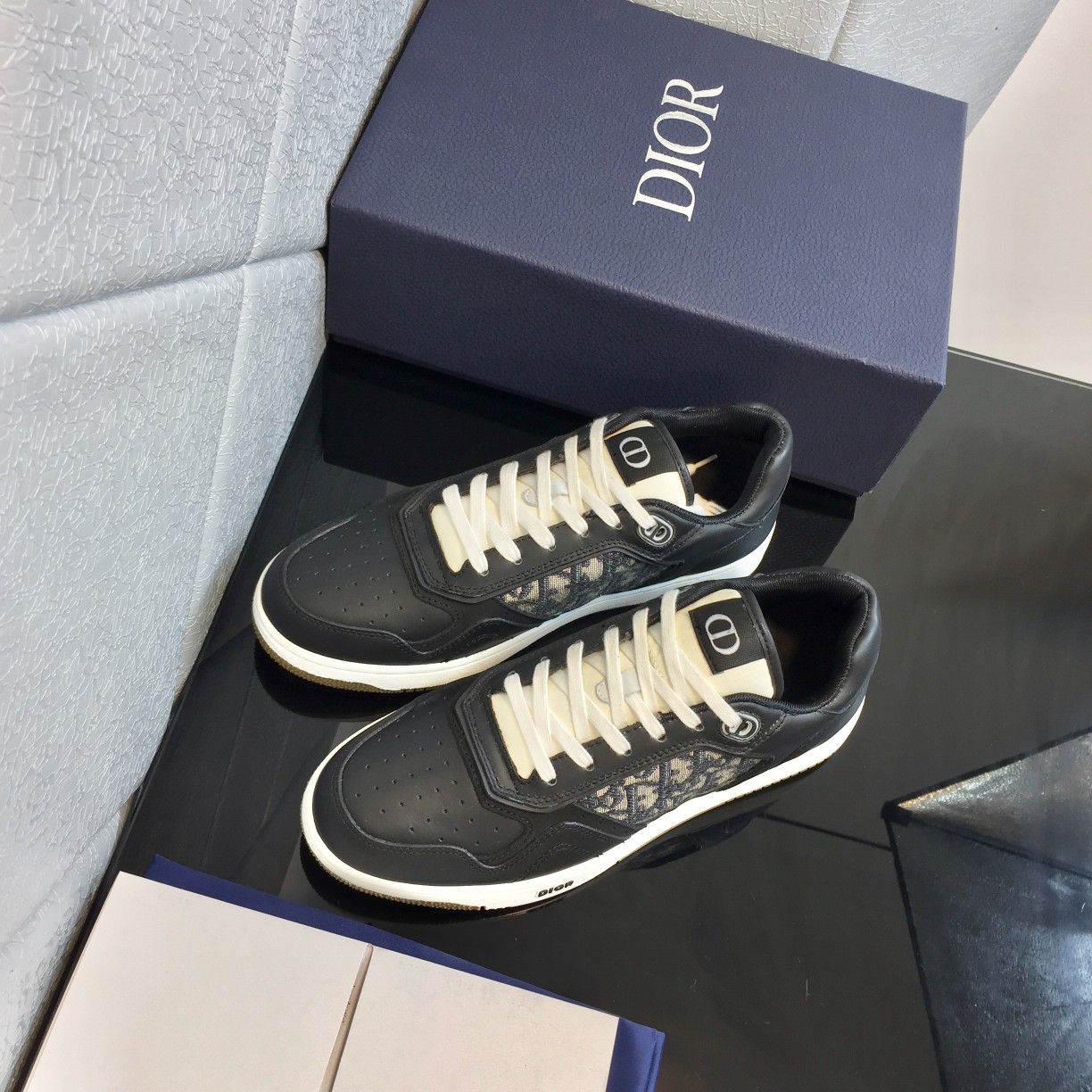D style Fashion casual sneakers-Luxeon