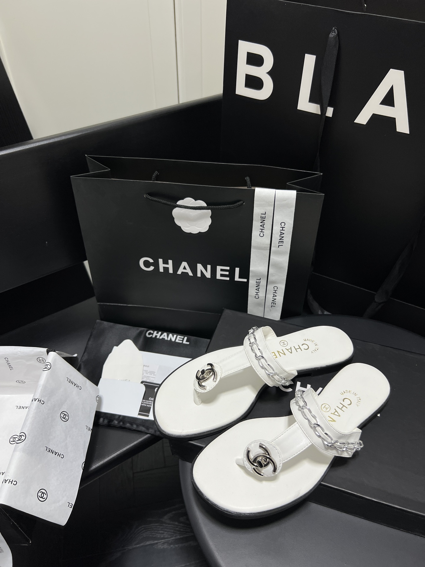 C style & Vintage Secondhand School Bag Buckle Slippers-Luxeon