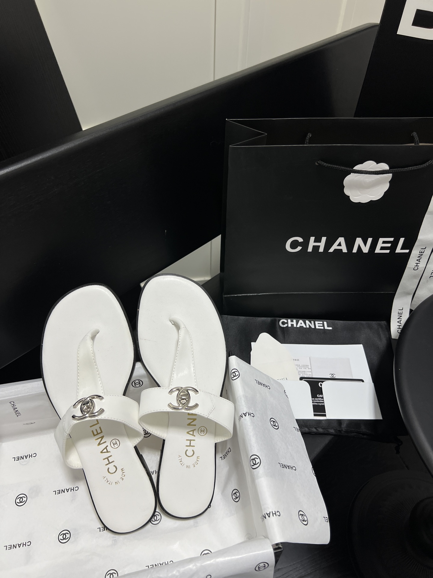 C style & Vintage Secondhand School Bag Buckle Slippers-Luxeon