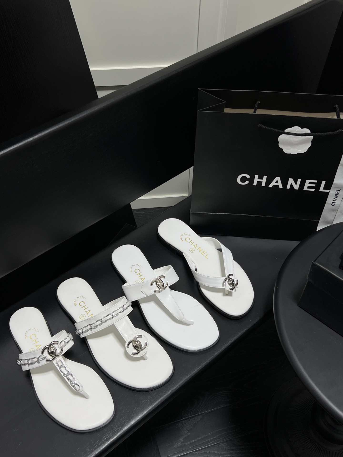 C style & Vintage Secondhand School Bag Buckle Slippers-Luxeon