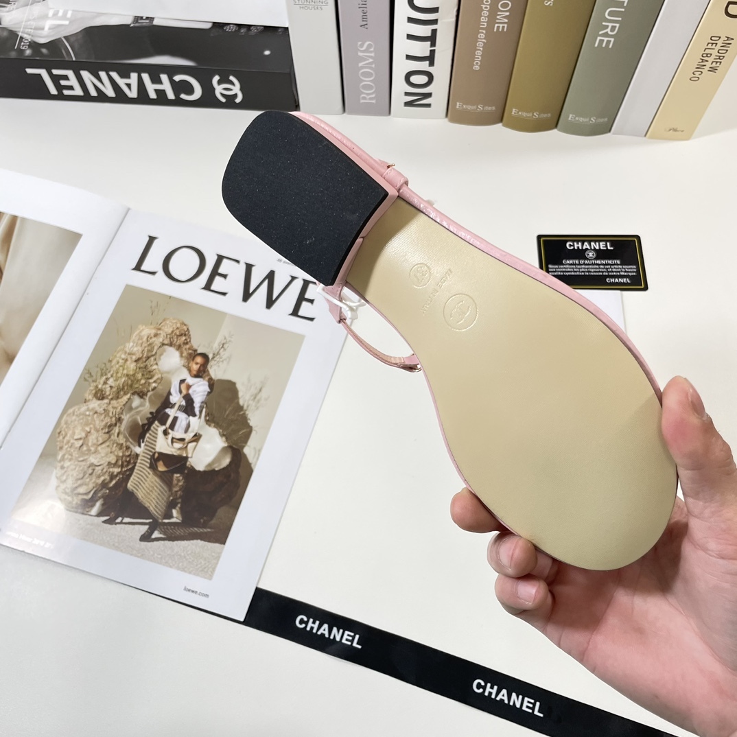 C style 2023 Spring New Love Double Buckle Sandals-Luxeon