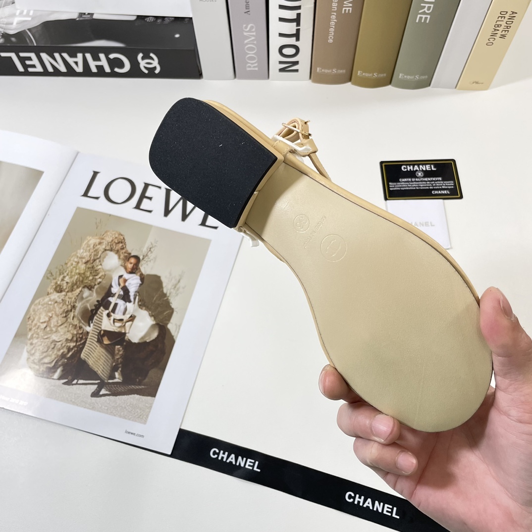 C style 2023 Spring New Love Double Buckle Sandals-Luxeon