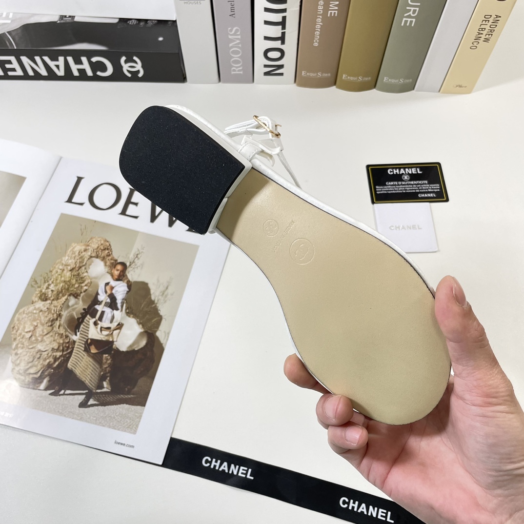 C style 2023 Spring New Love Double Buckle Sandals-Luxeon