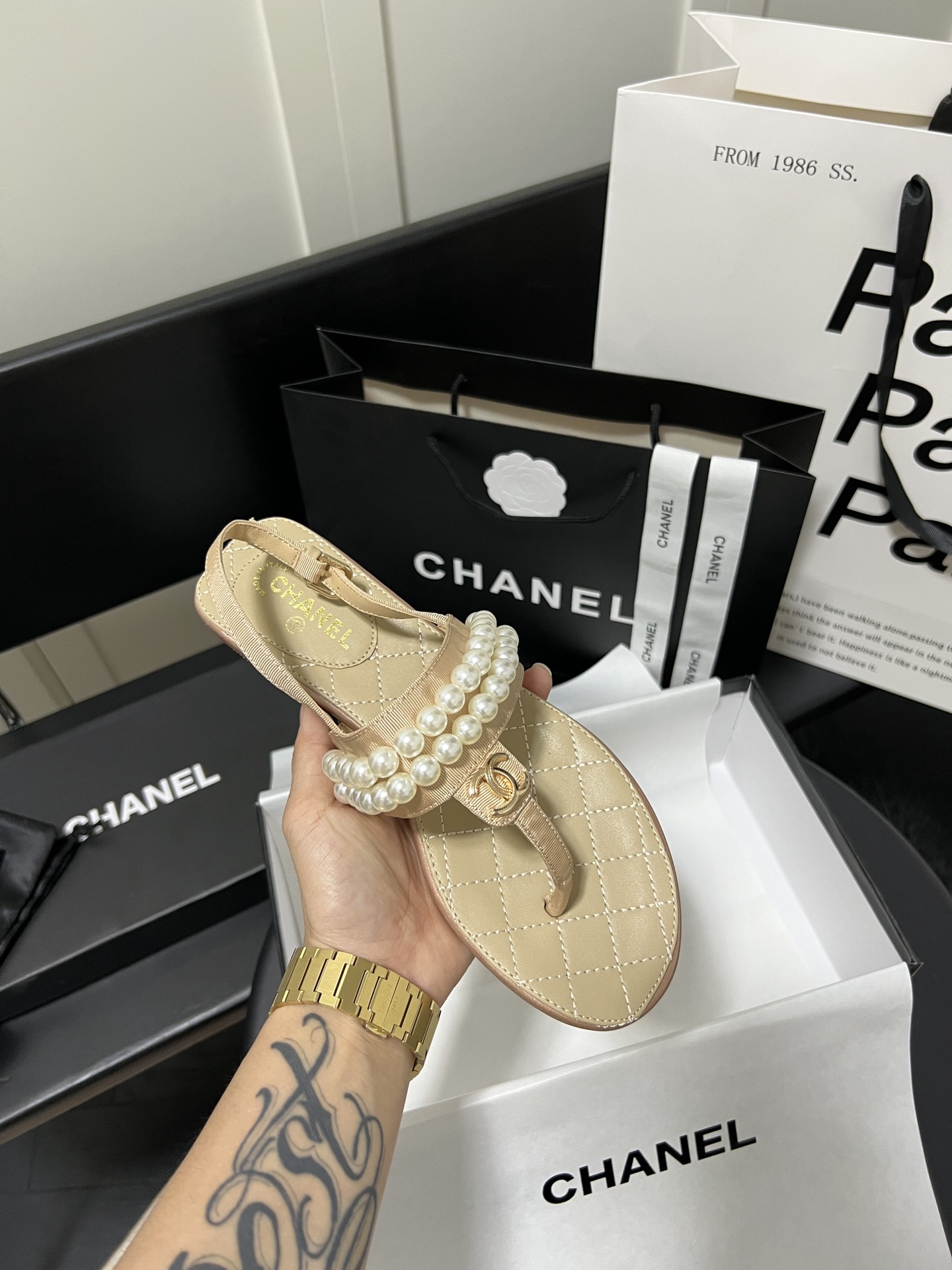 C style Pearl Sandal Collection-Luxeon