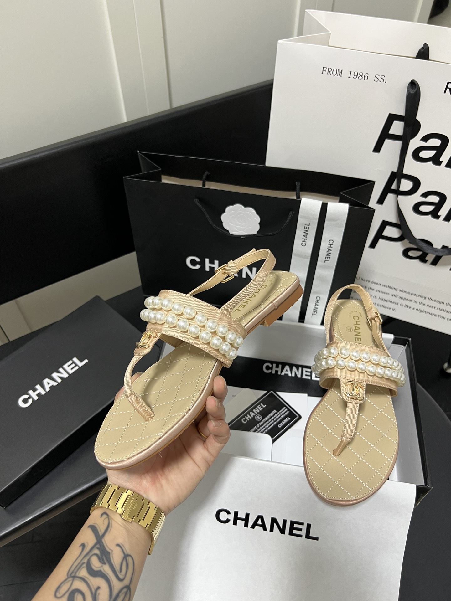 C style Pearl Sandal Collection-Luxeon